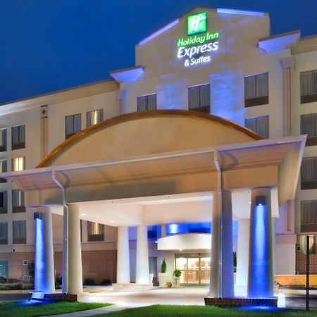 Holiday Inn Express Hotel & Suites Fredericksburg, An Ihg Hotel Extérieur photo