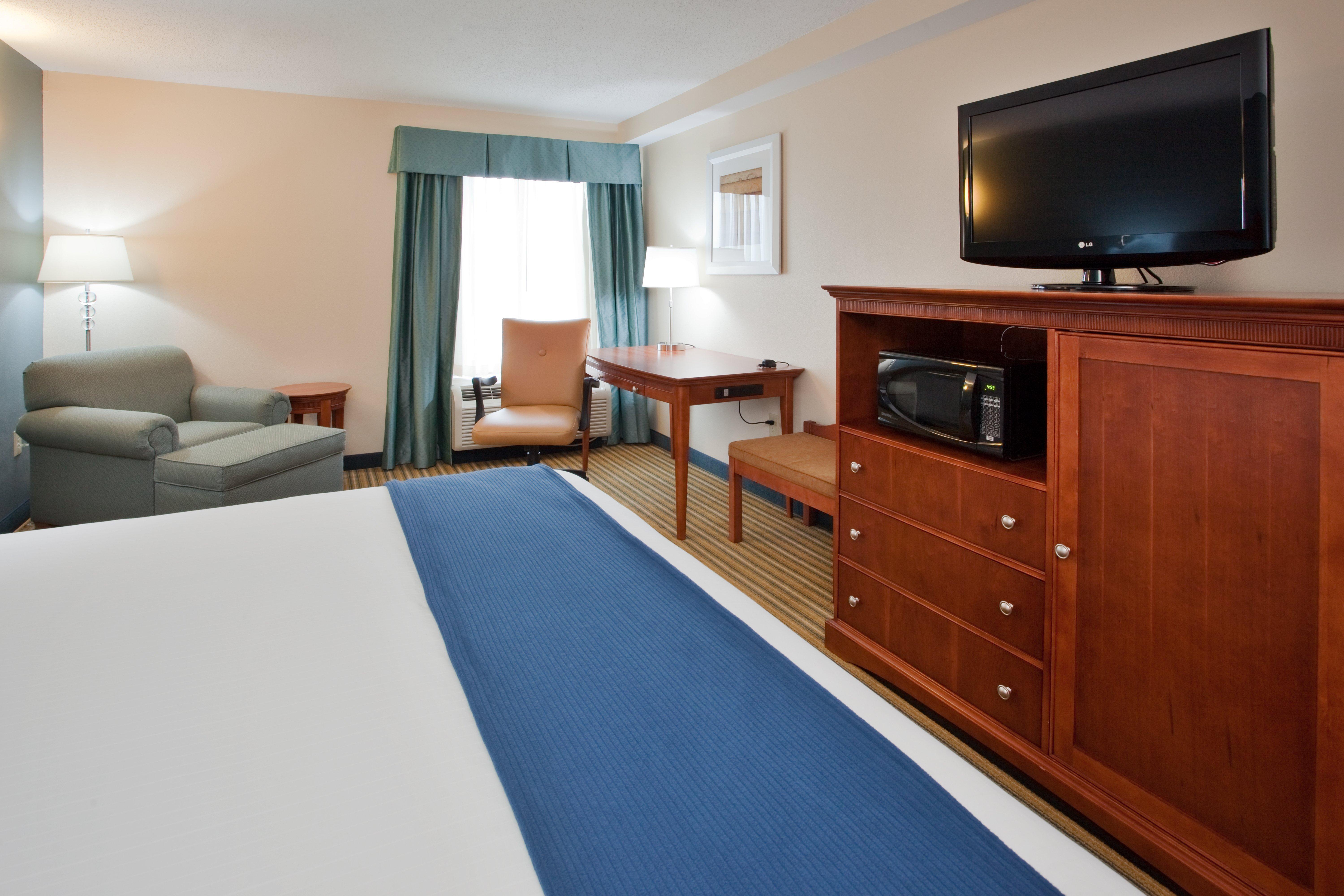 Holiday Inn Express Hotel & Suites Fredericksburg, An Ihg Hotel Extérieur photo