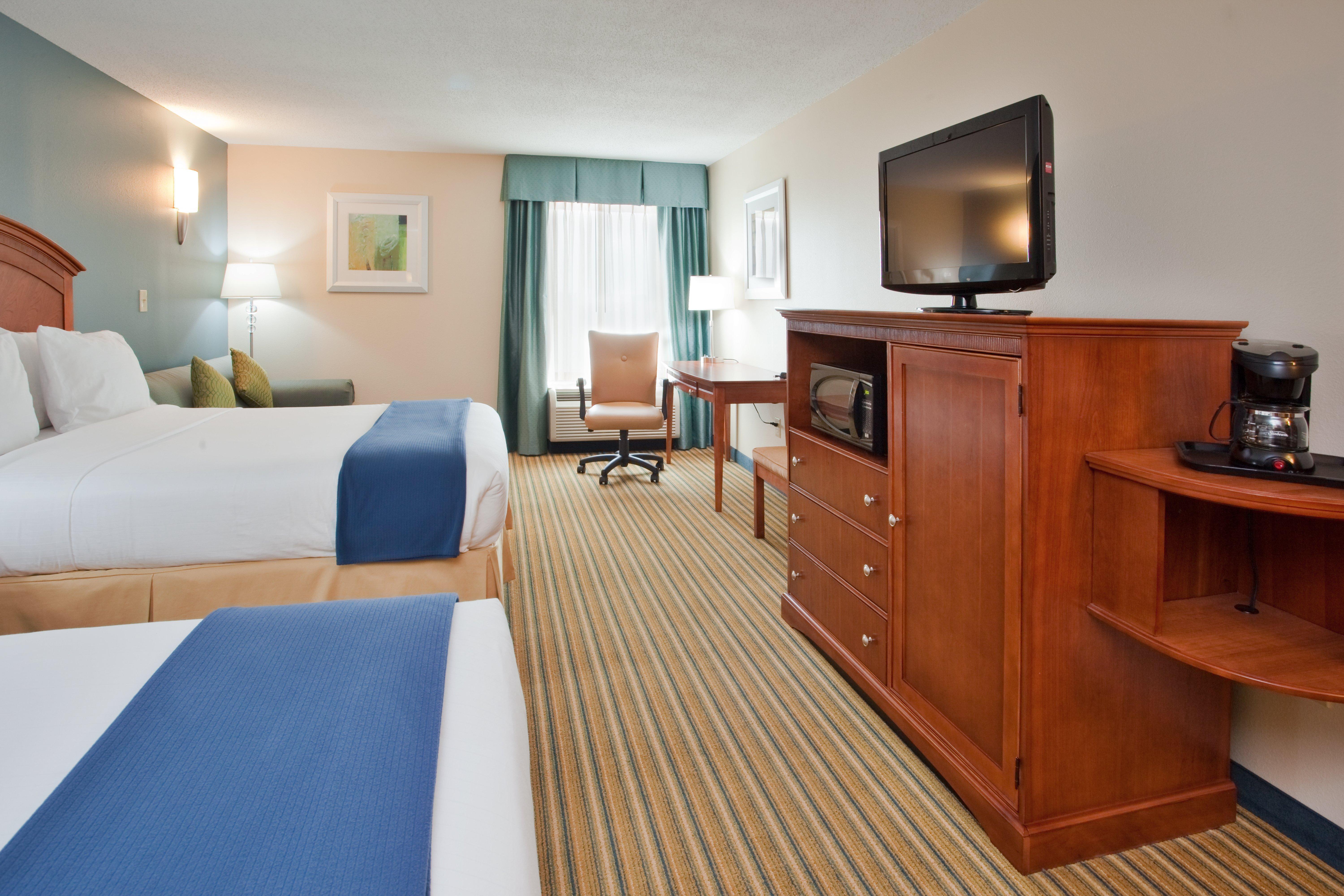 Holiday Inn Express Hotel & Suites Fredericksburg, An Ihg Hotel Extérieur photo