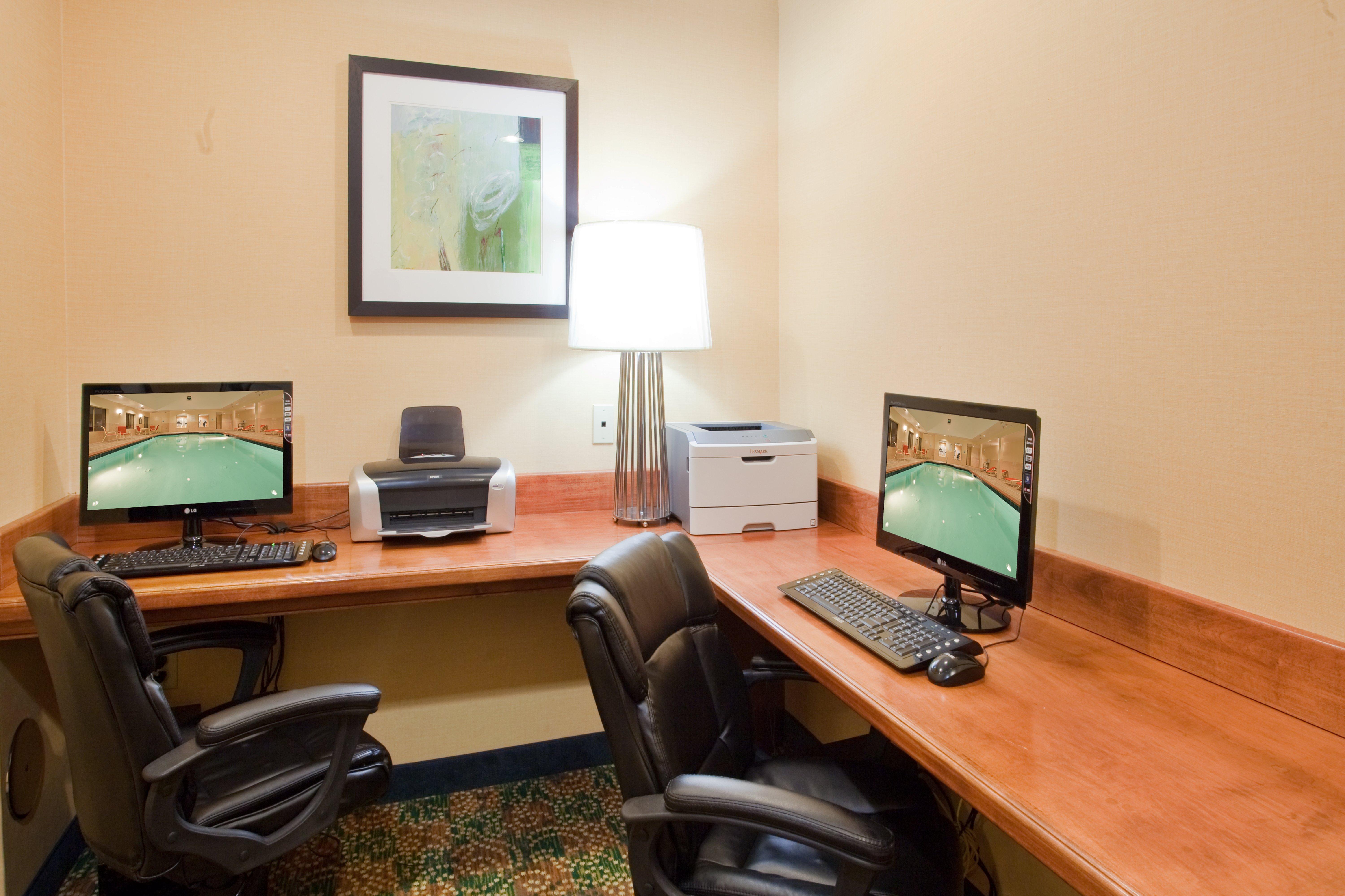 Holiday Inn Express Hotel & Suites Fredericksburg, An Ihg Hotel Extérieur photo