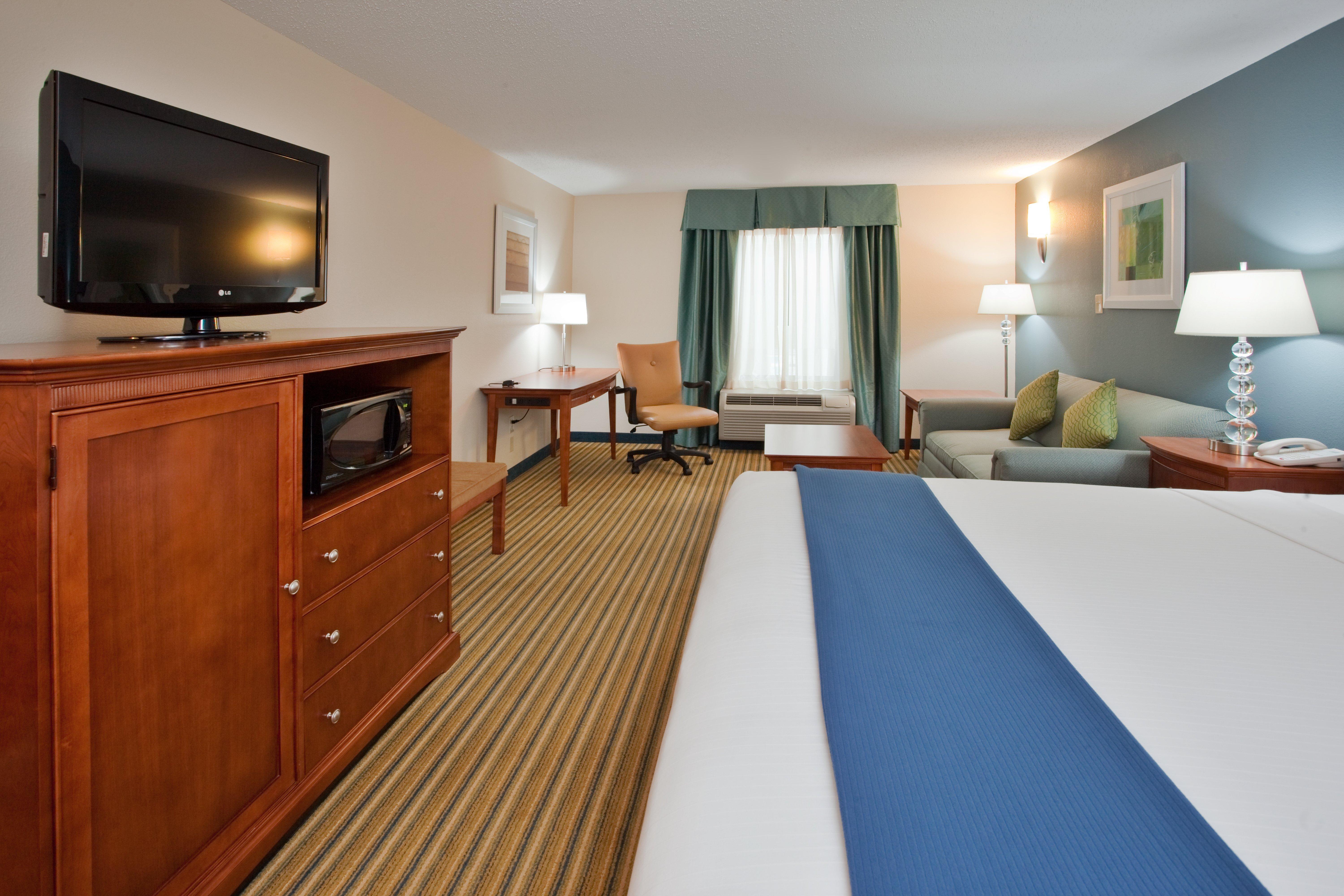 Holiday Inn Express Hotel & Suites Fredericksburg, An Ihg Hotel Extérieur photo