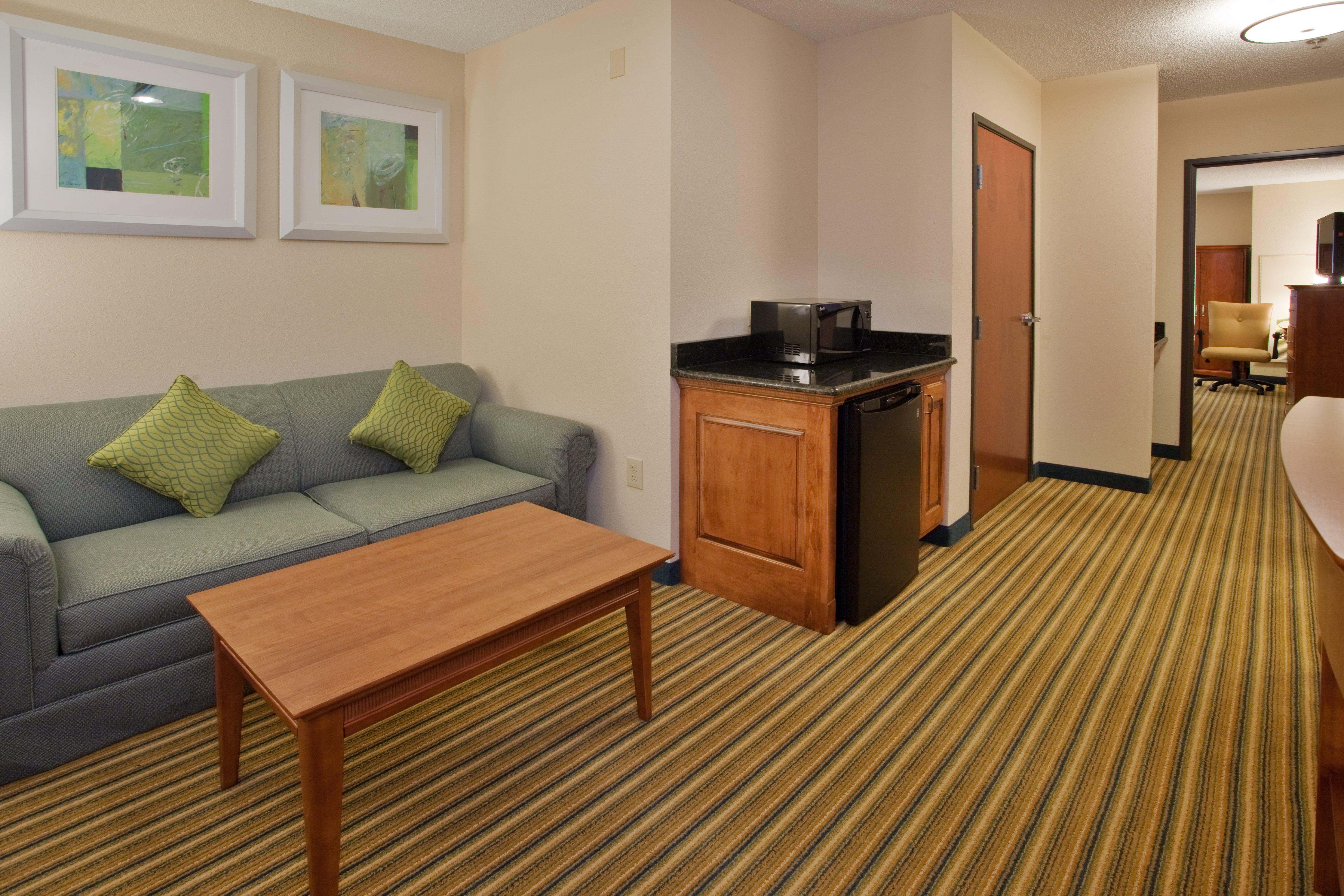 Holiday Inn Express Hotel & Suites Fredericksburg, An Ihg Hotel Extérieur photo